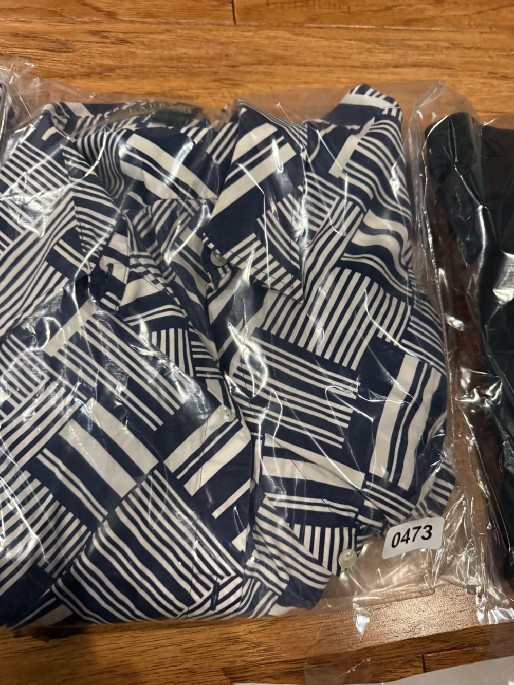 Ralph Lauren Navy and White Geometric Print Button-Down Shirt 100% Cotton size M - Picture 6 of 6